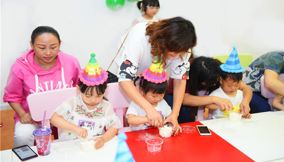NYC成都銀泰城早教中心活動回顧五月冰淇淋生日派對！